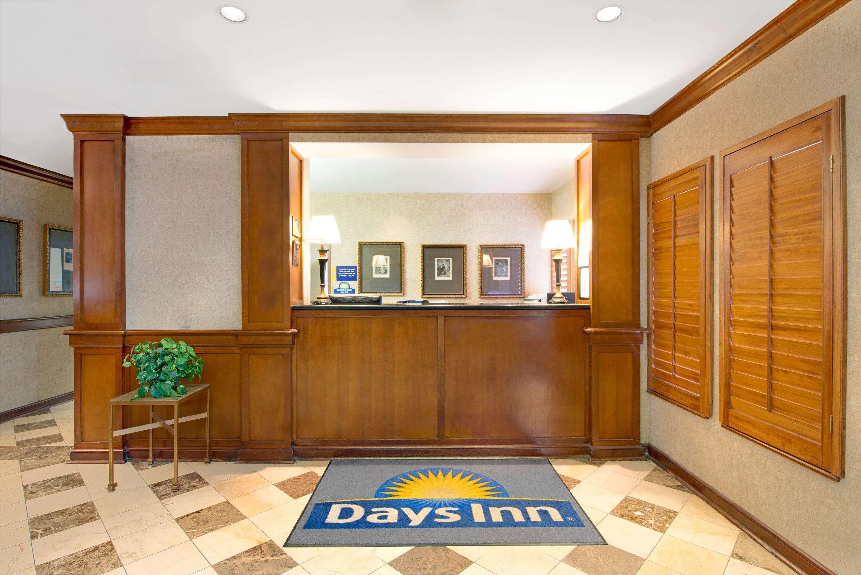 Days Inn By Wyndham St. Louis/Westport Mo Maryland Heights Exterior photo